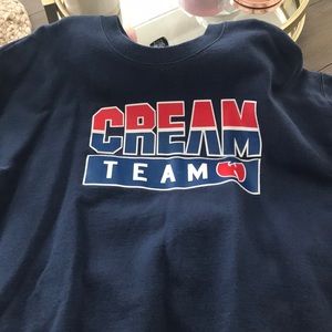 Men’s crewneck sweatshirt, size large